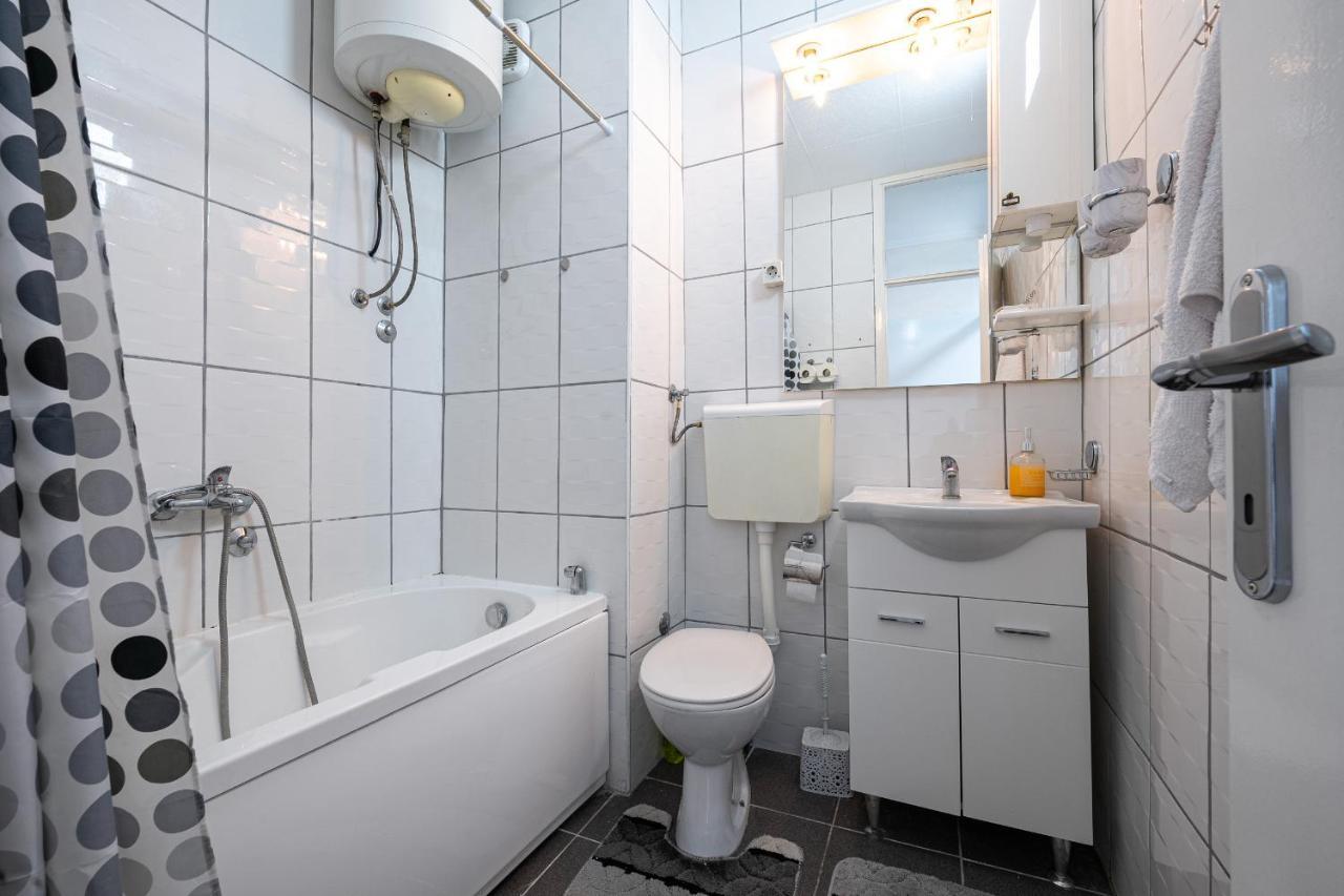 Clock Tower Lux Apartment Подгорица Экстерьер фото